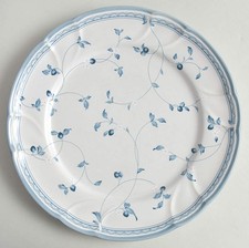 Noritake Strawberry Delight Dinner Plate 468124 picture