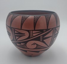 Donald Chinana – Jemez Pueblo Black-on-Red Pottery Jar (8
