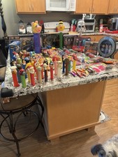 PEZ DISPENCERS VINTAGE LOT picture