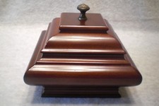 Bombay Company Wood Jewelry Ring Box Lined in Green Velvet – Plays Music picture