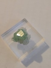 Beautiful Tsavorite Garnet specimen picture