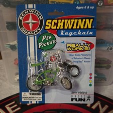 Schwinn Stingray Vintage 2000  Pea Picker Krate Diecast Keychain picture