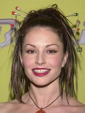 BEAUTIFUL SIMMONE JADE MCKINNON 8X10 Photo picture
