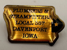 Vtg UA Local 387 Pin Davenport Iowa State Plumbers Pipefitters HVAC picture