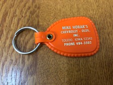 VTG MIKE HORAK’S CHEVROLET OLDSMOBILE DEALERSHIP ADVERTISING KEYCHAIN TOLEDO IA picture