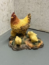 VTG ResinUrban/Farmhouse Chicken chicks Feeding Figurine 3