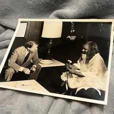 Vintage 8x10 Jimmy Carter Maharishi Mahesh Yogi Press Photo Beatles Guru B&W picture