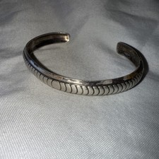 Vintage Navajo B WEBB Sterling Silver Ribbed Design Cuff Bracelet 11.6 Grams picture