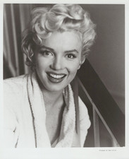 HOLLYWOOD BEAUTY MARILYN MONROE SEDUCTIVE POSE 1960s PORTRAIT VINTAGE PHOTO 538 picture
