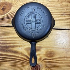 Vintage Griswold No. 3 Cast Iron Skillet 709 B Dual Spouts Large Block Logo picture
