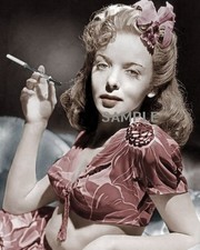 Legendary IDA LUPINO Smoking Hot Photo (240-C) picture