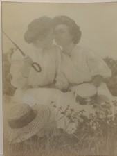 1**Original vintage photograph: women kissing. picture