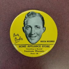 vintage 1940s Bing Crosby promotional advertising button picture