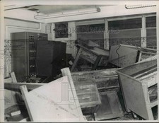 1959 Press Photo Instrument Room Basement of Case Tech Engineering Building picture
