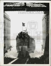 1941 Press Photo USS Cleveland launched at New York Shipbuilding Corp., N.J. picture