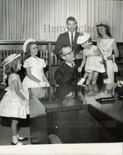 1962 Press Photo Judge Otis Farrington entertains family in his office picture