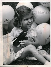1962 Press Photo Susan Nami Schneider Euclid Glenorette Hospital picture