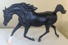 BREYER Vintage RHAPSODY IN BLACK #1752 Traditional Trotting HORSE 12