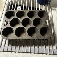 Classic Cast Iron 11 Cup Popover Baking Muffin Pan Old Made in USA  picture