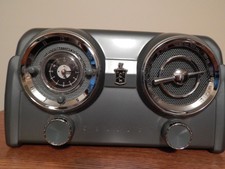 Crosley Collector s Edition Clock AM/FM Radio w/ cassette-Model CR52 - working picture