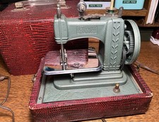 Vintage Gibraltar Betsy Ross Electric Model 707-E  Childs Sewing Machine +Case picture