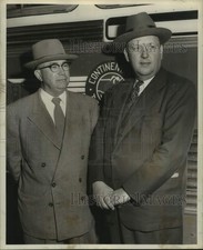1971 Press Photo Morgan W. Walker, Continental Southern Lines pres. & M.E. Moore picture