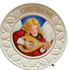 Belleek  Angel of Harmony Gifts of Christmas series 2002  9