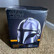 Hasbro Star Wars Black Series The Mandalorian Electronic Helmet picture