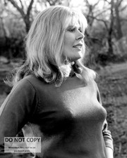 ACTRESS LORETTA SWIT - 8X10 PUBLICITY PHOTO (SP-589) picture