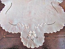 Vtg Table Runner 18