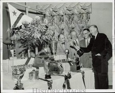 1955 Press Photo John Soderberg and Seattle Yacht Club members at annual banquet picture