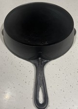 Early Wagner Unmarked No 8 Cast Iron Skillet heat ring picture