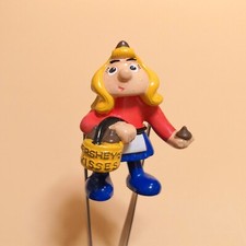 Hershey's Chocolate Kisses GIRL w BUCKET 2
