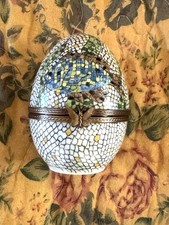 Vintage Limoges Peint- main Frog In Egg Excellent Condition picture