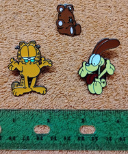 New GARFIELD AND ODIE & BEAR PIN SET Metal Enamel Lapel Lot Brooch Pins Cat Dog picture