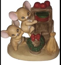 Ceramic fun Christmas Mice Figurine Vintage Homco ￼ picture