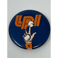 Vintage 1976 UPI Great Moment in Sport Pinback Button United Press International picture