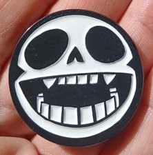 Gorillaz Skull Logo enamel Pin Electronic music Hip Hop Lapel Demon Days dare picture