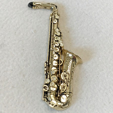 vintage Future Primitive USA Gold Tone Saxophone Lapel Pin Tie Tack (Z6) picture