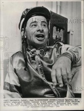 1962 Press Photo Johnny Longden, jockey, relaxes after winning at Hollywood Park picture