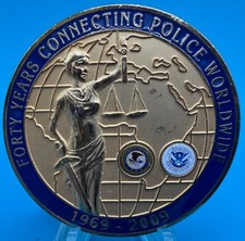 Rare Connecting Police Worldwide OIPC/ICPO Interpol Washington DC Challenge Coin picture