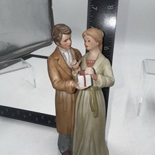 Vtg 1983 Enesco Treasured Memories Xmas Morning Couple Figurine READ picture
