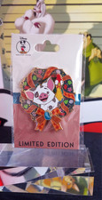 TWDC Store Holiday Wreath 2022 Pin - Pua & Hei-Hei picture