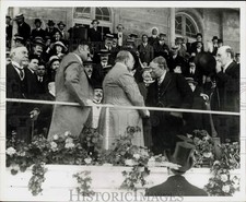 1913 Press Photo Col. Roosevelt shake hands with acting president of Argentina picture