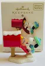 Hallmark Keepsake Ornament Miniature Winter Fun with SNOOPY Mailbox 2007 NIB picture