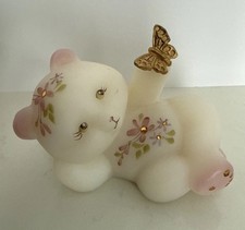 VINTAGE FENTON ARTIST SIGNED SATIN BEAR W/FLOWERS & BUTTERFLY ART GLASS FIGURINE picture