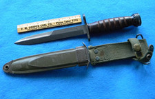 US Imperial,  bayonet, World War II, with USM8A1 sheath. picture