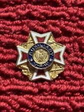 Auxiliary VFW Small Pin With White And Red Cross picture