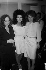Karen Black Cher Sandy Dennis Appearing in 