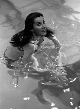 Stefanie Powers on location filming Crescendo on July 1 1969 in Lo- Old Photo 2 picture